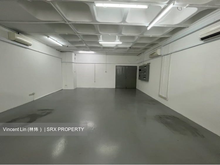 Valiant Industrial Building (D13), Factory #500811811